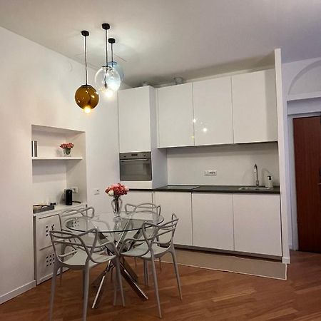 Casa Vercelli Delizioso Bilocale Moderno Nella Vecchia Milano Exterior foto
