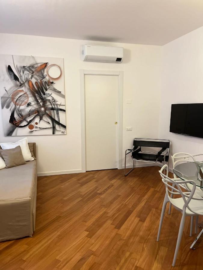 Casa Vercelli Delizioso Bilocale Moderno Nella Vecchia Milano Exterior foto